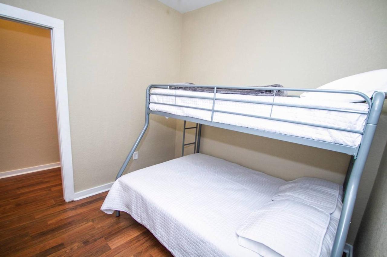 Апартаменты Hackberry St #A Renovated 2Br/2Ba Near Downtown Сан-Антонио Экстерьер фото