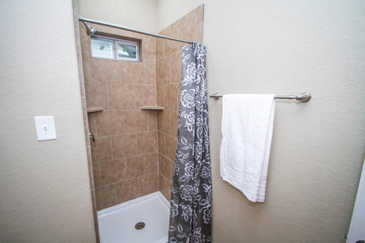 Апартаменты Hackberry St #A Renovated 2Br/2Ba Near Downtown Сан-Антонио Экстерьер фото