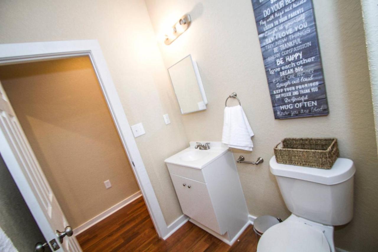 Апартаменты Hackberry St #A Renovated 2Br/2Ba Near Downtown Сан-Антонио Экстерьер фото